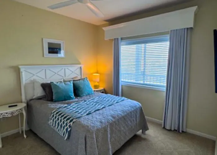 Holiday home Stunning Waterfront With Bay Views Outdoor Pool And Private Balcony Ocean City